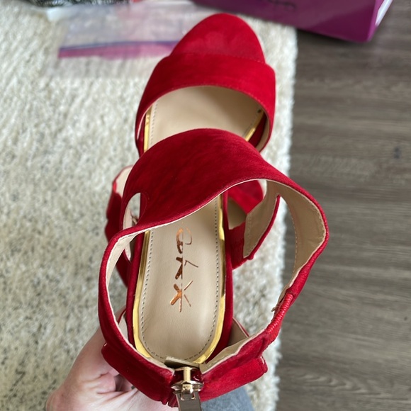 XYD Red Suede Heels - Size 5 - Picture 7 of 10